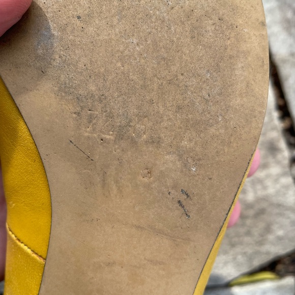 Vintage 60’s mustard yellow Pappagallo kitten heel pumps, size 7.5 - Picture 11 of 11